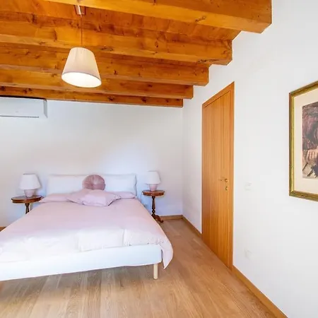 Apartment Vittoria Apartments: Fascina 2 Vicenza